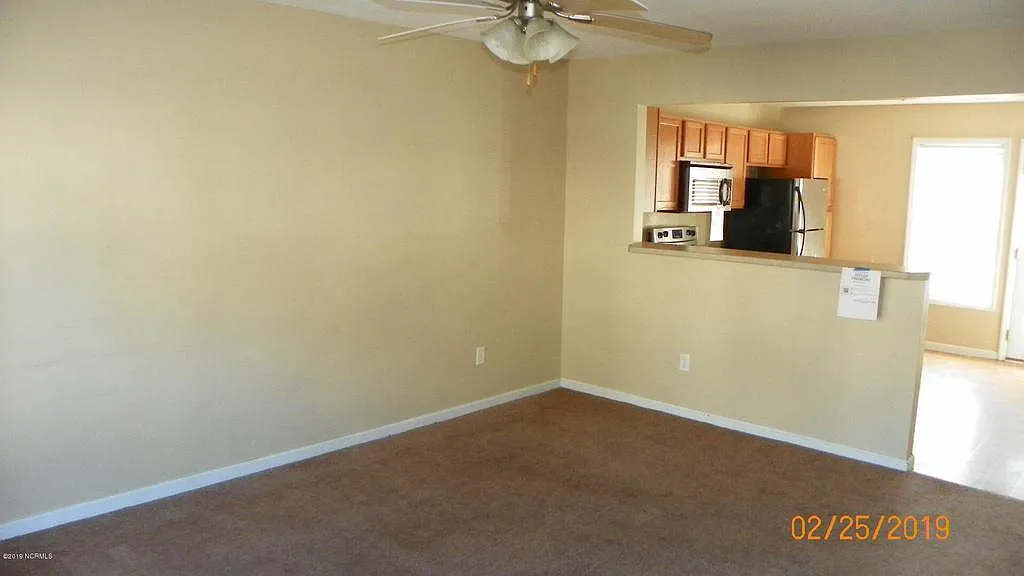 2 bed, 2.5 bath, 896 sqft, $1,225 — Photo 3