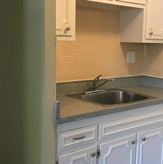 Holland Gardens Apartments — Photo 45