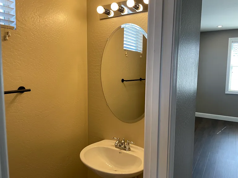5217 W Fulton St — Photo 11
