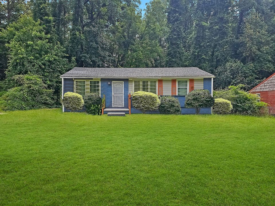 1st image of 382 Cologne Dr SE