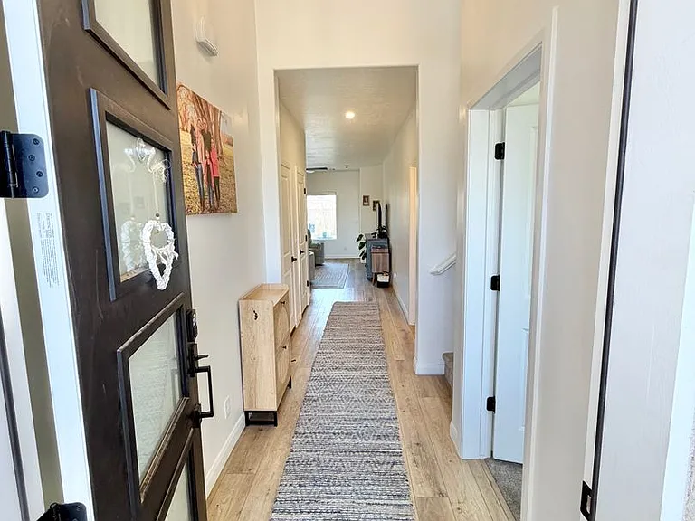 1436 E White Hollow Ln — Photo 3