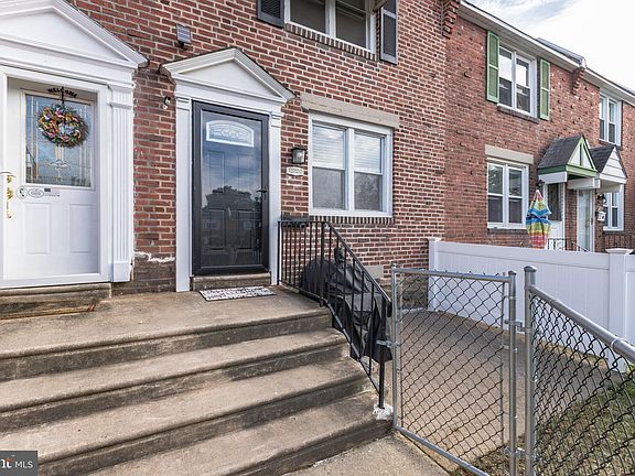 3rd image of 2220 Bond Ave