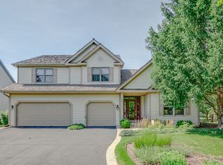 6306 Valley View Cir, Long Grove, IL 60047