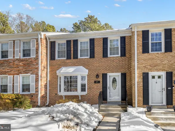 8371 Luce Ct, Springfield, VA 22153