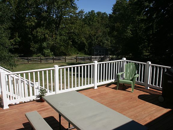 Deck / Back Yard