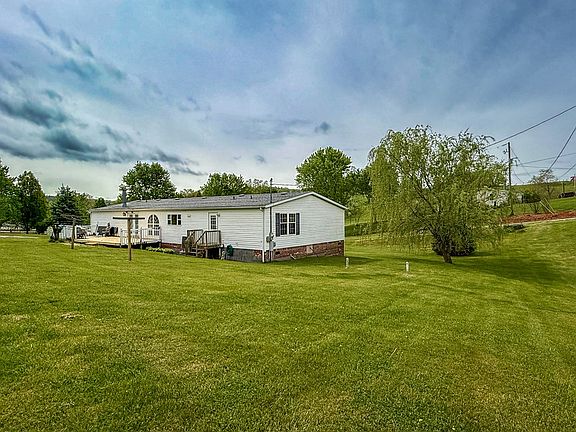 2nd image of 184 Hazelnut Ln