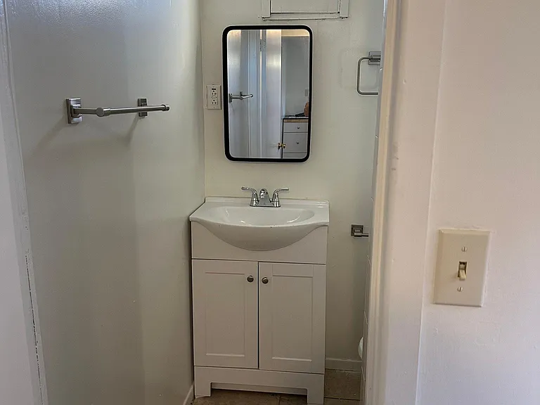 225 Termino Ave #225B — Photo 9
