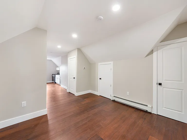 286 N 6th St #3 — Photo 7