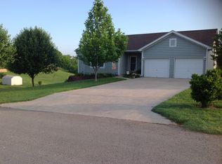 7928 Cernech Rd, Kansas City, KS 66109