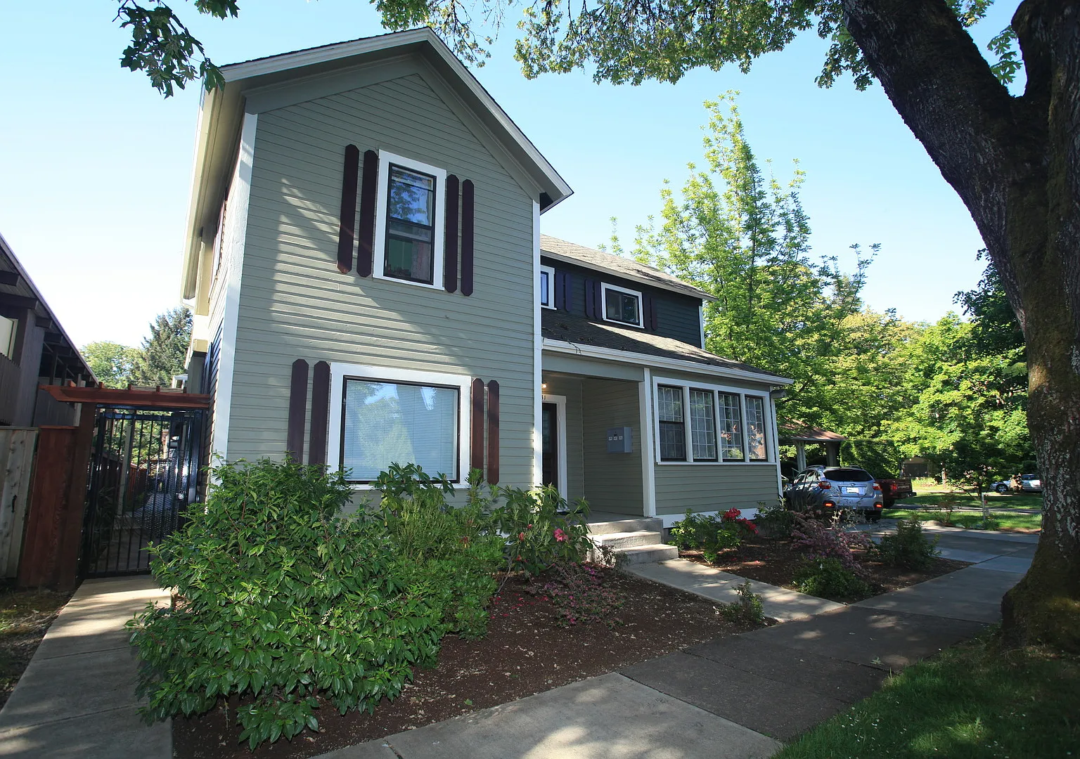 10th St. 11 Plex — Photo 3