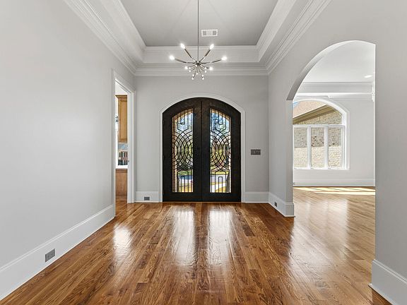 5th image of 607 W Lake Circle