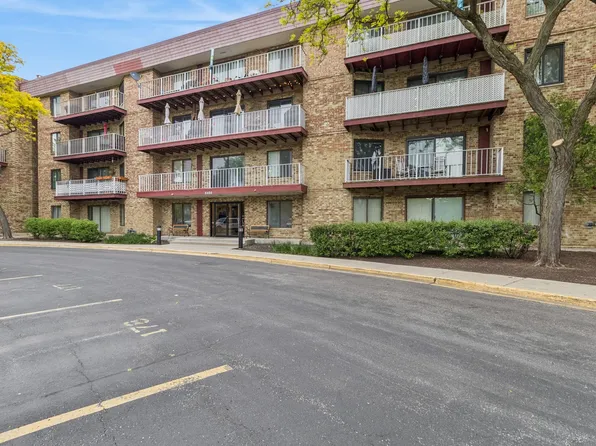 5450 Astor Ln APT 210, Rolling Meadows, IL 60008