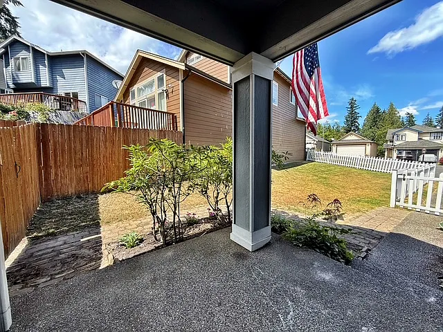 1059 Northwest Gladiola Court - 1 — Photo 4