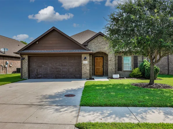 1813 Bersand Ave, Gainesville, TX 76240