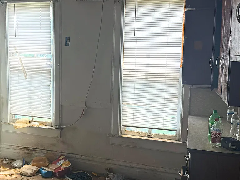 1714 S Livingston St — Photo 3
