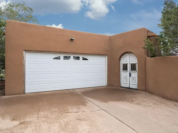 689 Gonzales Rd, Santa Fe, NM 87501
