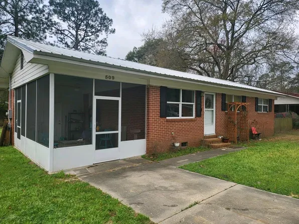 509 Carol Ave, Nashville, GA 31639