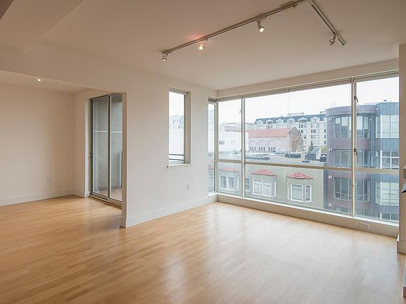 Living Room / Den