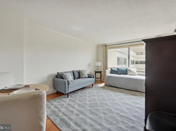 5500 Friendship Blvd APT 2415N, Chevy Chase, MD 20815