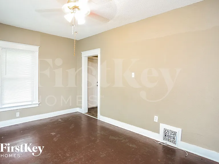 2418 Norton Ave — Photo 13