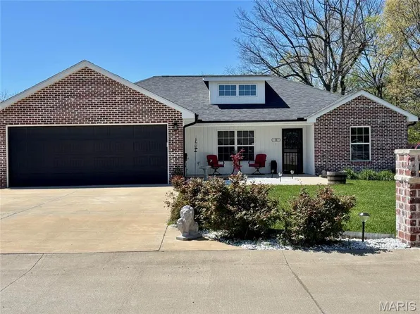 11 Paradise St, Benton, MO 63736