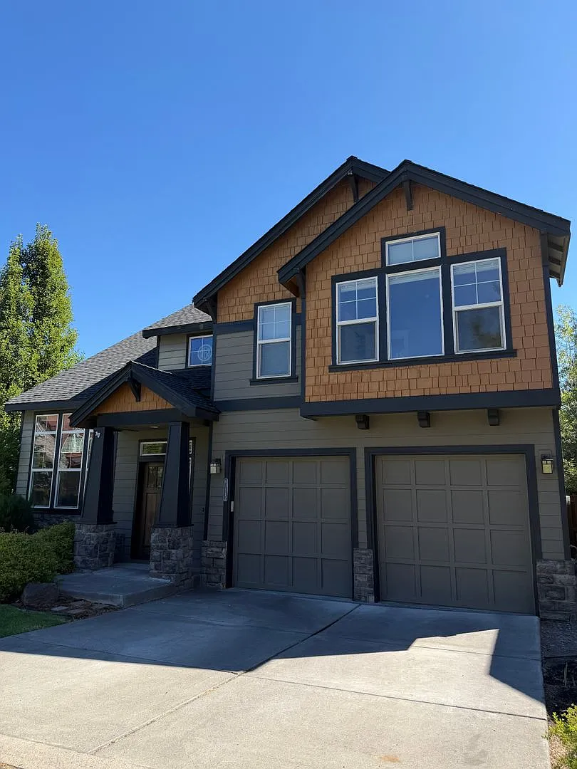 SW Bend - 3 Bed 2.5 Bath -Fenced-Corner lot-Amenities — Photo 3
