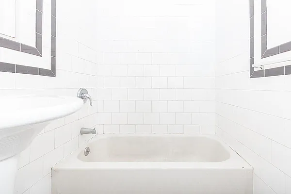 Rented by MySpaceNYC | media 33