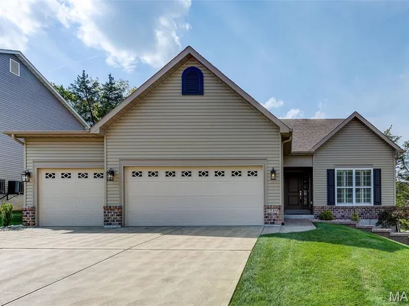 1219 John Ryan Ln, Ballwin, MO 63021