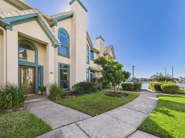 483 Mariners Dr, Kemah, TX 77565