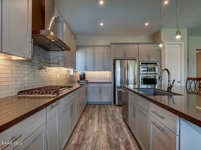 3851 Serenity Cliff Ct — Photo 9