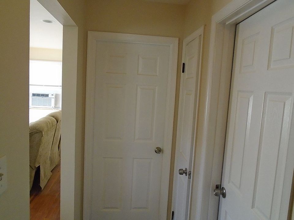 entrance bedroom 1
