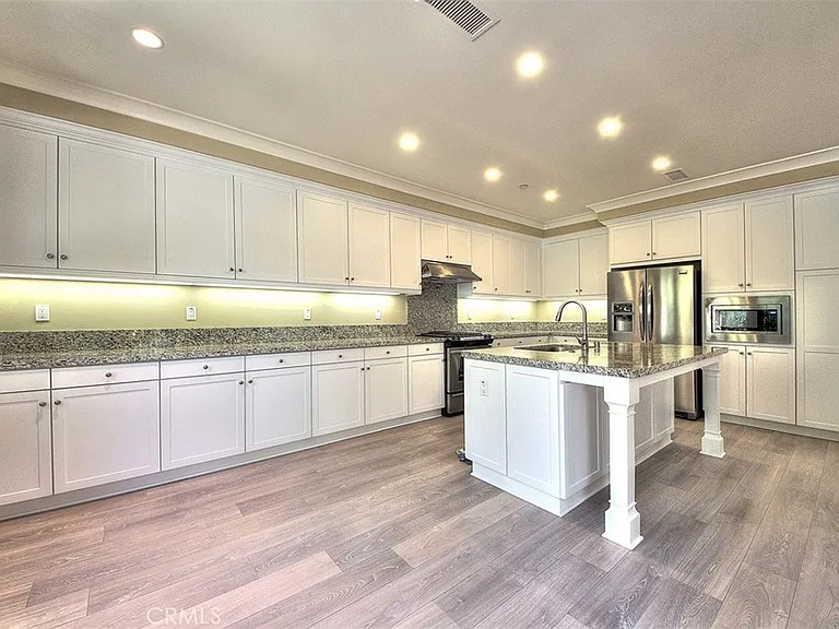 46 Larkfield — Photo 7