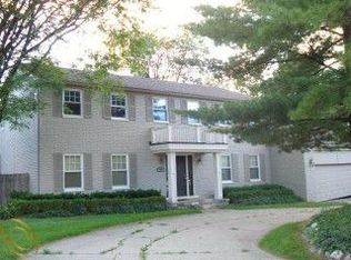 4025 Brandywyne Dr, Troy, MI 48098