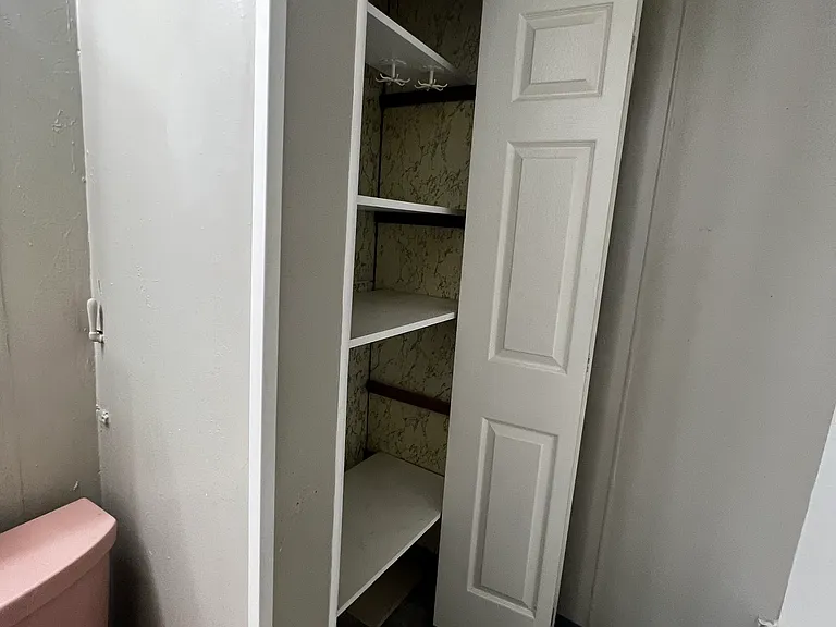 96 Arnold Pl #1 — Photo 10