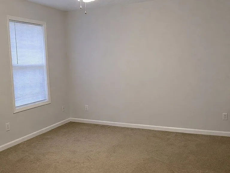 112 Ballygar St #C — Photo 7