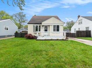 22315 Kramer St, Saint Clair Shores, MI 48080