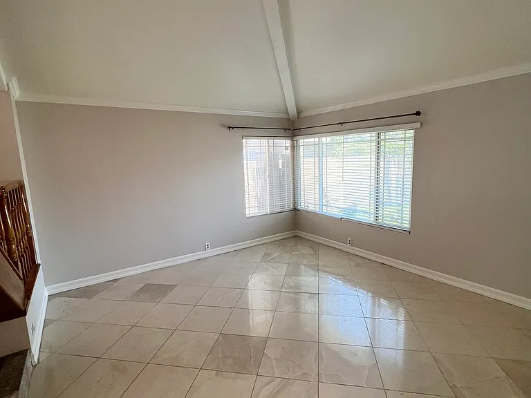 17141 Green Ln — Photo 5