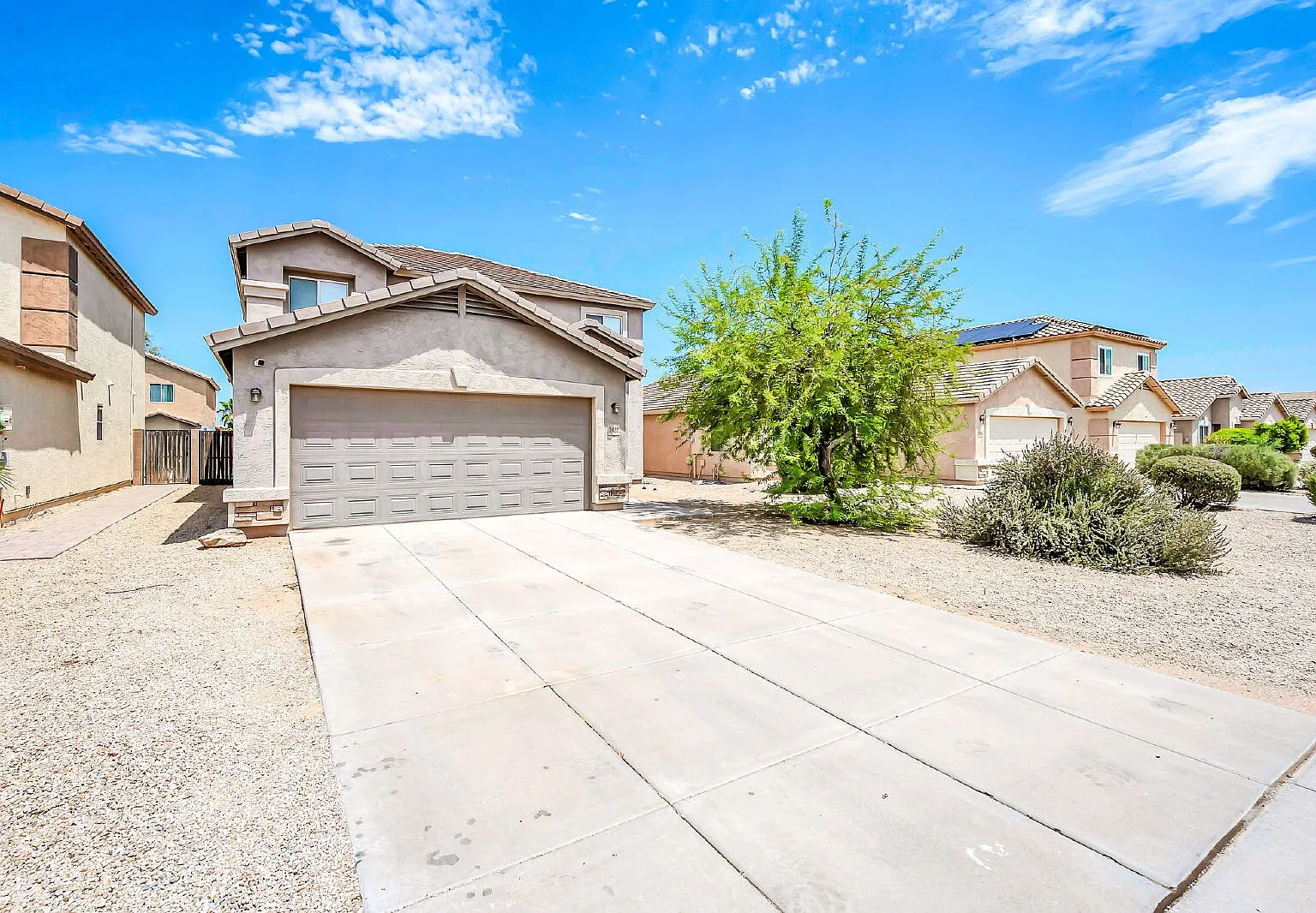 3 bed, 2.5 bath, 2069 sqft, $2,050 — Photo 3