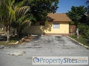 4th image of 4402 NW 5th Ave
