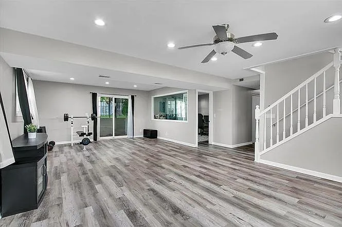 2080 Maplewood Cir — Photo 17