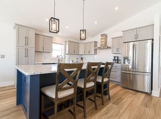 151 Driftwood Cir, Palo, IA 52324