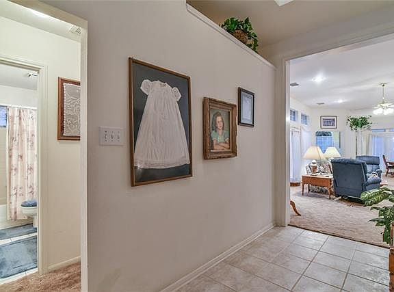 3rd image of 4736 Oak Club Dr