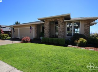 348 W Dogwood St, Washougal, WA 98671