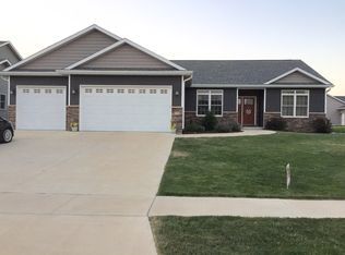 770 E Augusta Ct, Eldridge, IA 52748