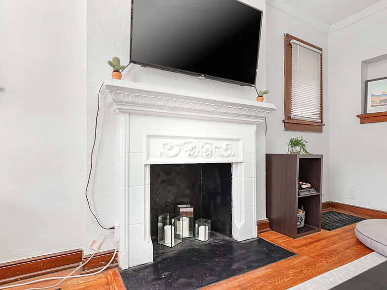 1693 King Ave — Photo 5