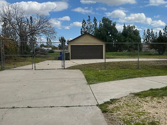 3rd image of 8429 Palmetto Ave