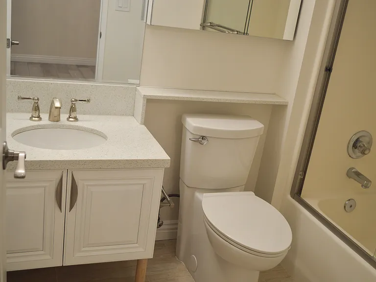 1726 Winona Blvd #104 — Photo 42