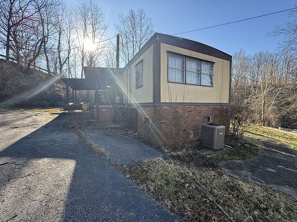 1st image of 30 Carolyn Dr