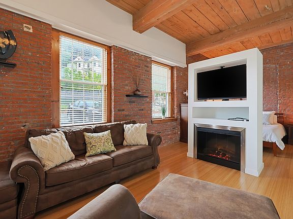 3rd image of 1511 Main St #301