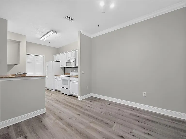 304 Southern Pecan Cir #208 — Photo 12